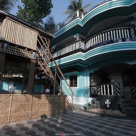 Tropical Wave Hostel Morjim Goa Kültér fotó