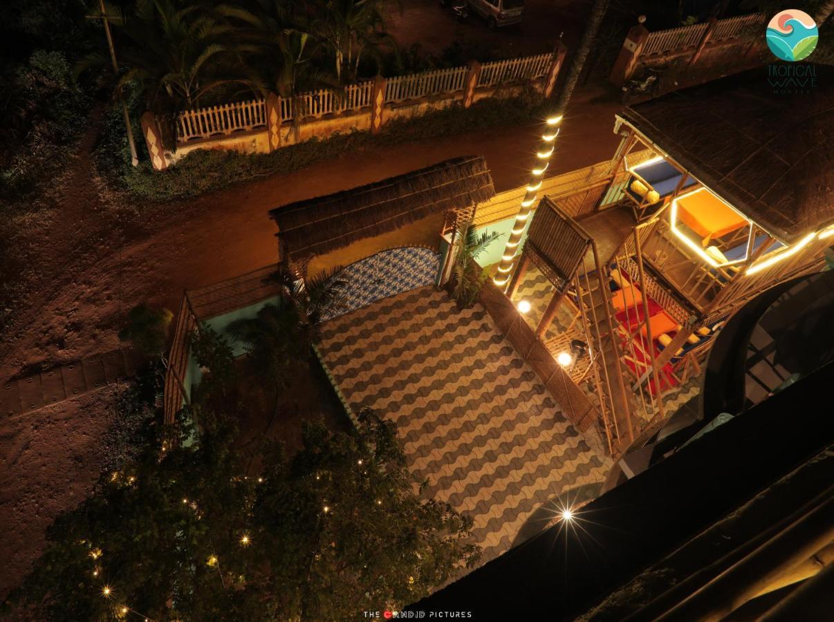 Tropical Wave Hostel Morjim Goa Kültér fotó