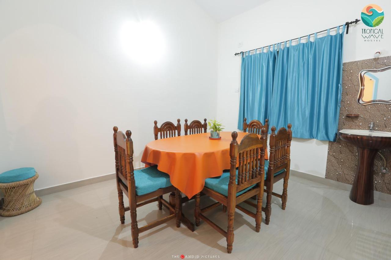 Tropical Wave Hostel Morjim Goa Kültér fotó