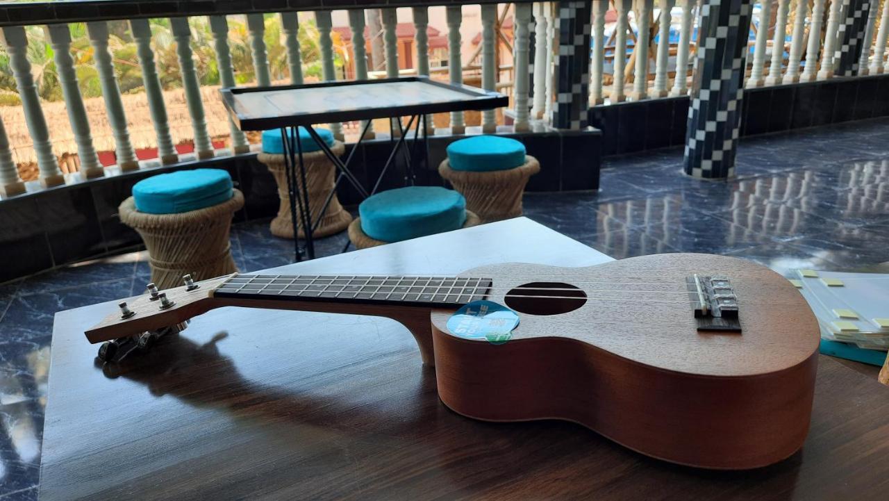 Tropical Wave Hostel Morjim Goa Kültér fotó