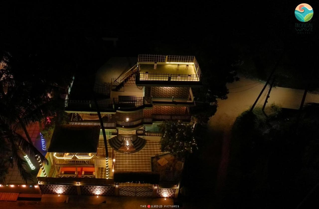 Tropical Wave Hostel Morjim Goa Kültér fotó