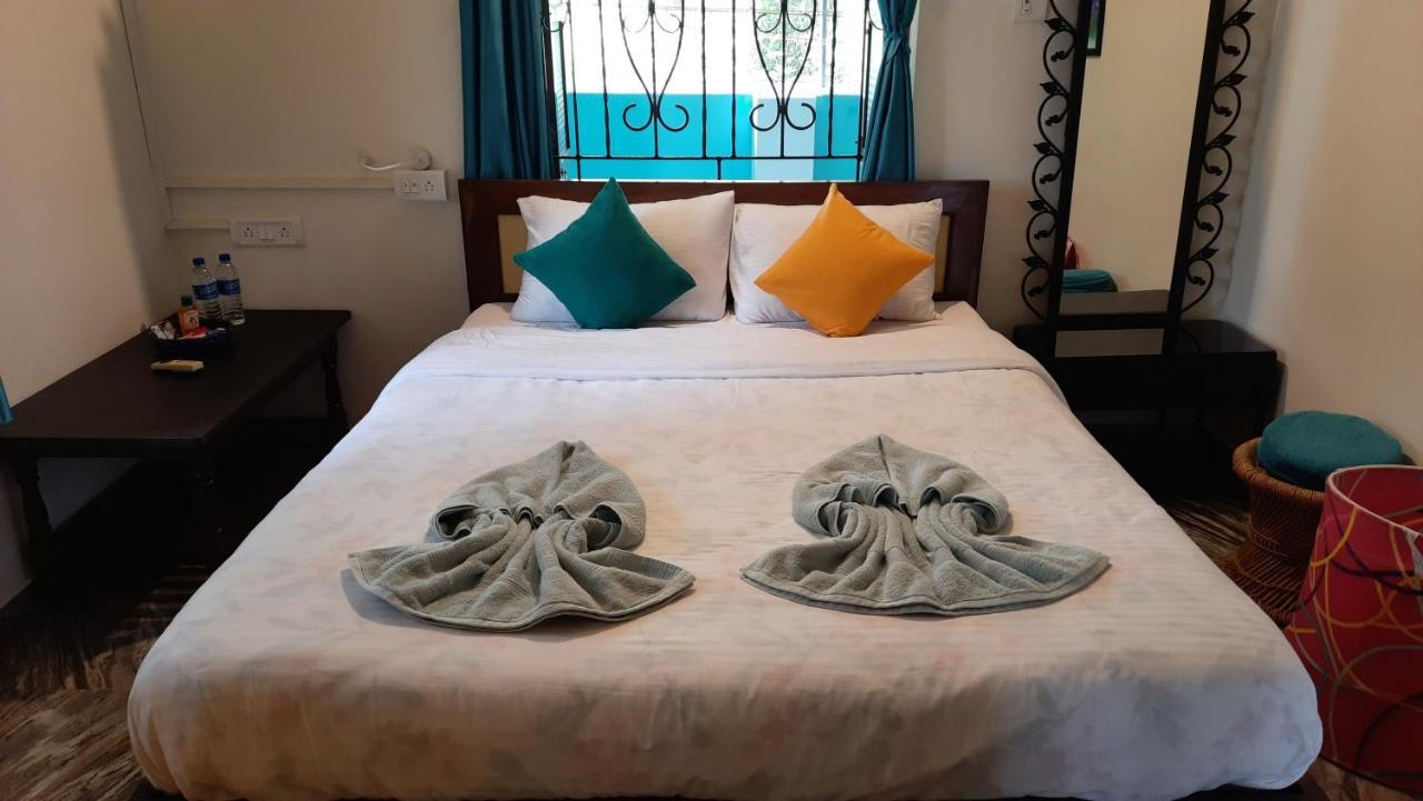 Tropical Wave Hostel Morjim Goa Kültér fotó
