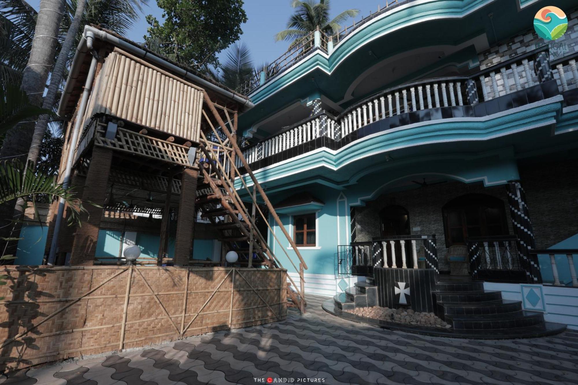 Tropical Wave Hostel Morjim Goa Kültér fotó