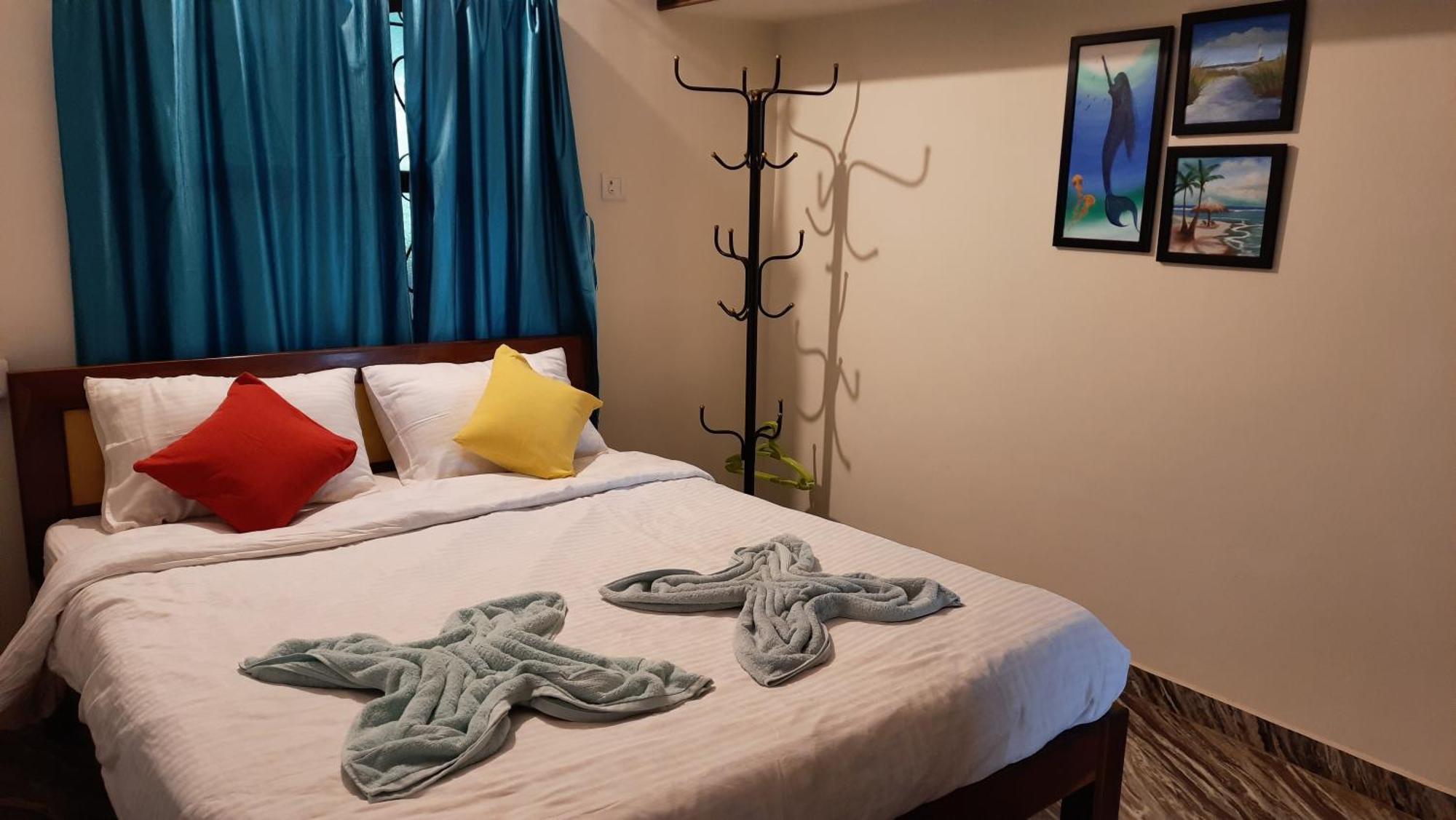 Tropical Wave Hostel Morjim Goa Kültér fotó